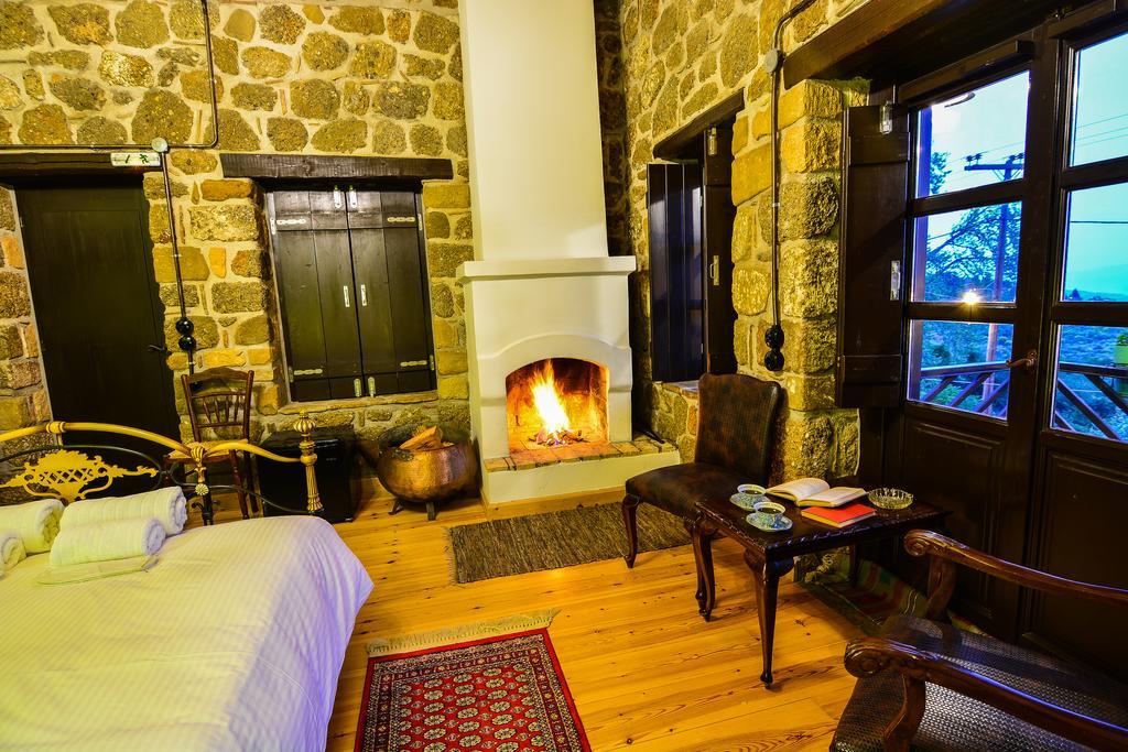 Varnevo Guesthouse Ano Trikala Esterno foto